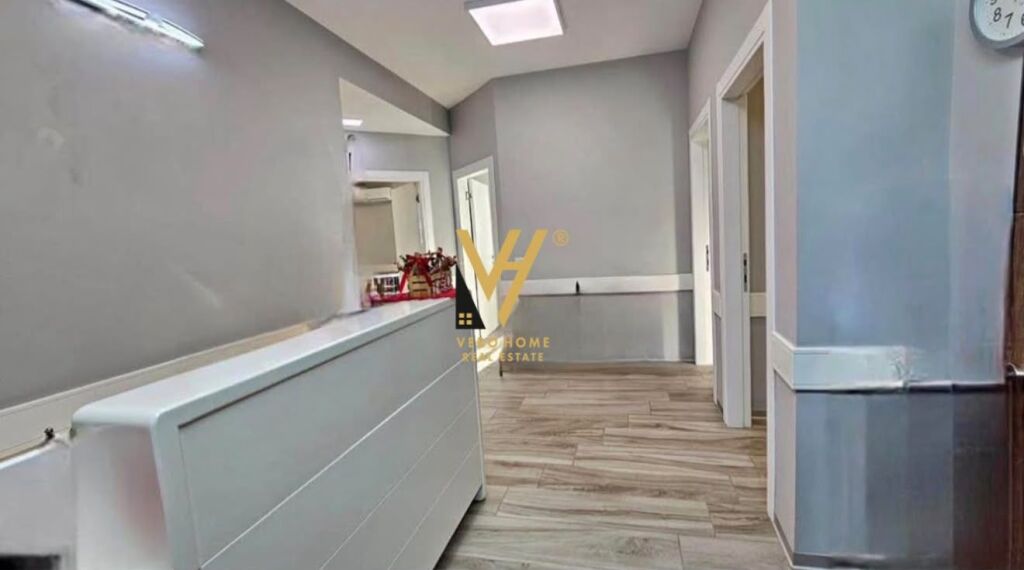 JEPET AMBIENT BIZNESI 110 M2 ME QIRA TE MATERNITETI I RI 90.000 LEKE