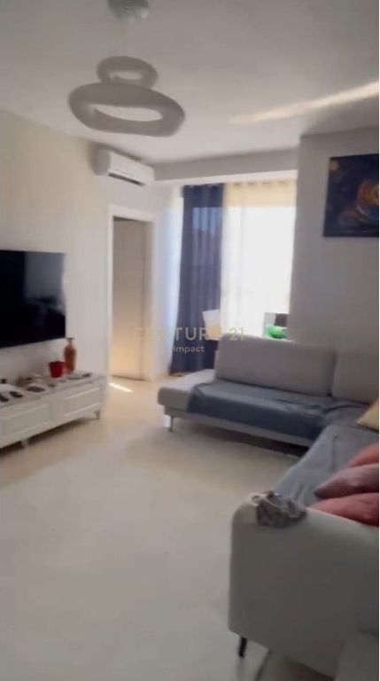 Apartament 1+1 Për Shitje në Yzberish, Tiranë!