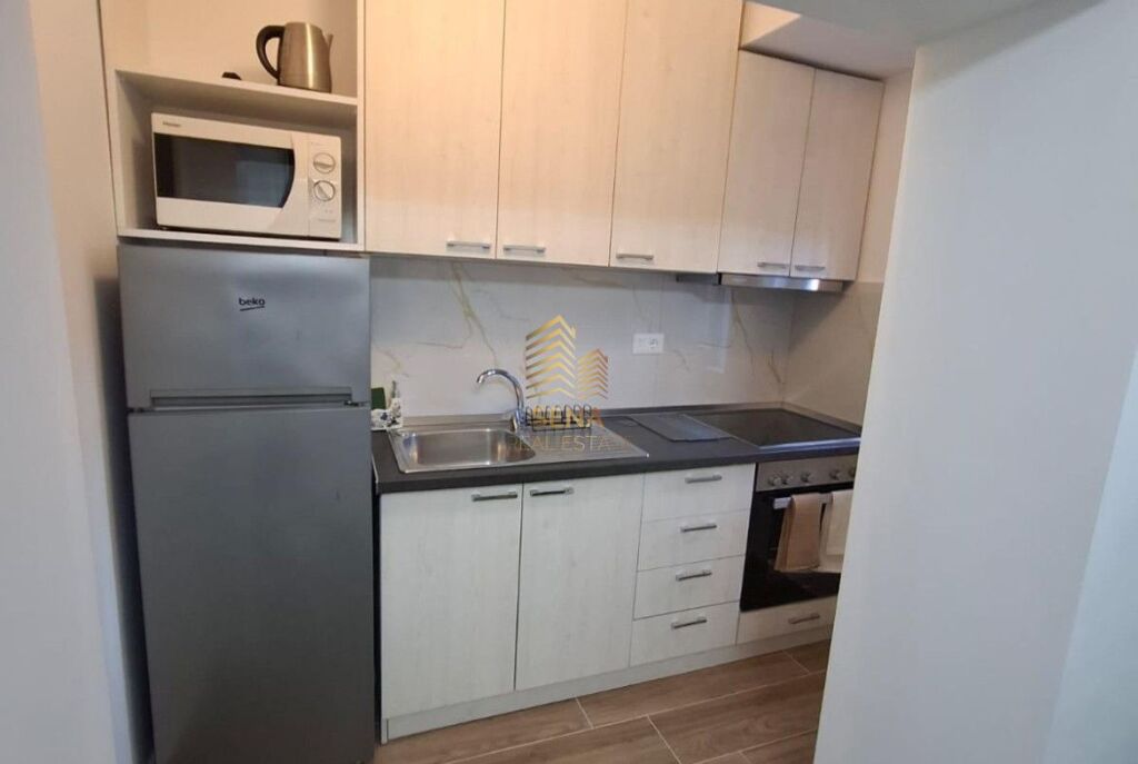 Qira, Apartament 1+1, Ish Restorant Durresi,  55.000 Leke/muaj