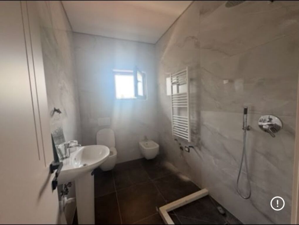 Villa su 3 piani in affitto a Mjull Bathore, vicino a TEG 🏡