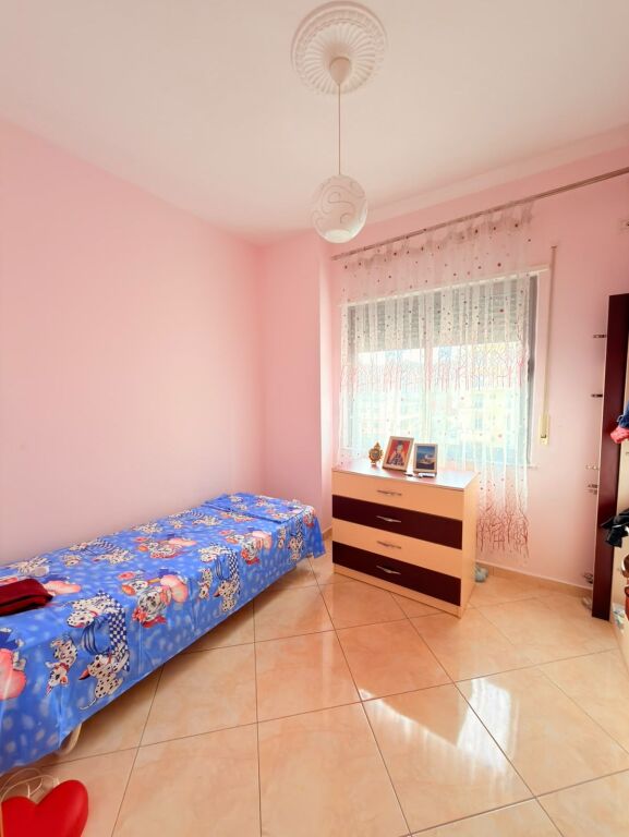 JEPET ME QERA APARTAMENT 2+1 PRANE SPITALIT RAJONAL, DURRES