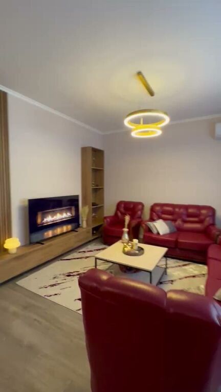 Apartament 2+1+2 me parkim, Lake View