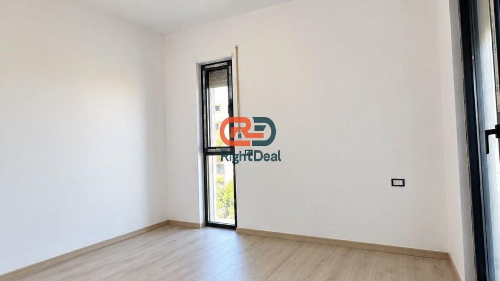 Al Turquoise Marina, Appartamento 1+1 Con Cortile In Vendita!!!