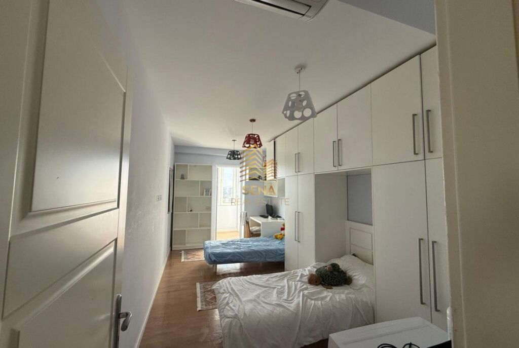 Rent, Apartment 3+1+2Baths+Veranda, Pazari i Ri, 1100 Euro/month