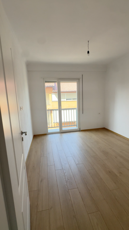 Okazion! Apartament 2+1 ne Institut