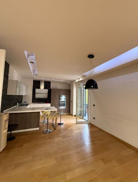 BLOCK OFFICE SPACE FOR RENT