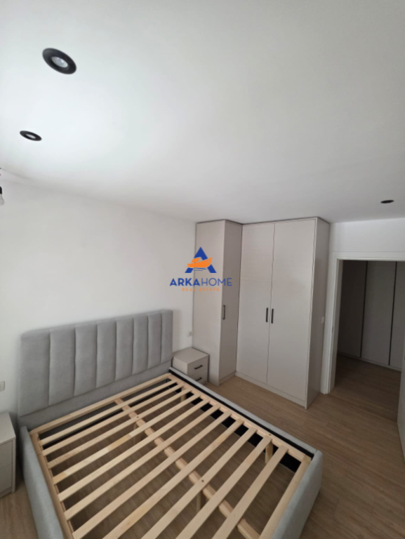 APARTMENT FOR RENT 2+1 "KAVAJES STREET, OPPOSITE DINE HOXHA MOSQUE" 750 EURO (NEGOTIABLE)
