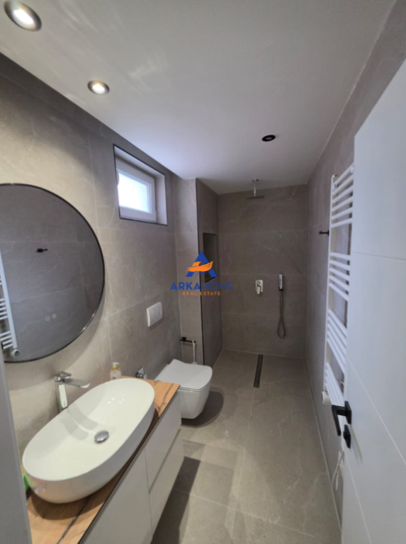 APARTMENT FOR RENT 2+1 "KAVAJES STREET, OPPOSITE DINE HOXHA MOSQUE" 750 EURO (NEGOTIABLE)
