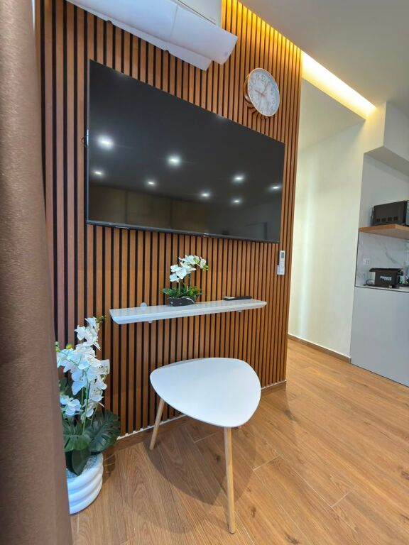 APARTAMENT 1+1 ME QERA – LUNGOMARE, VLORË