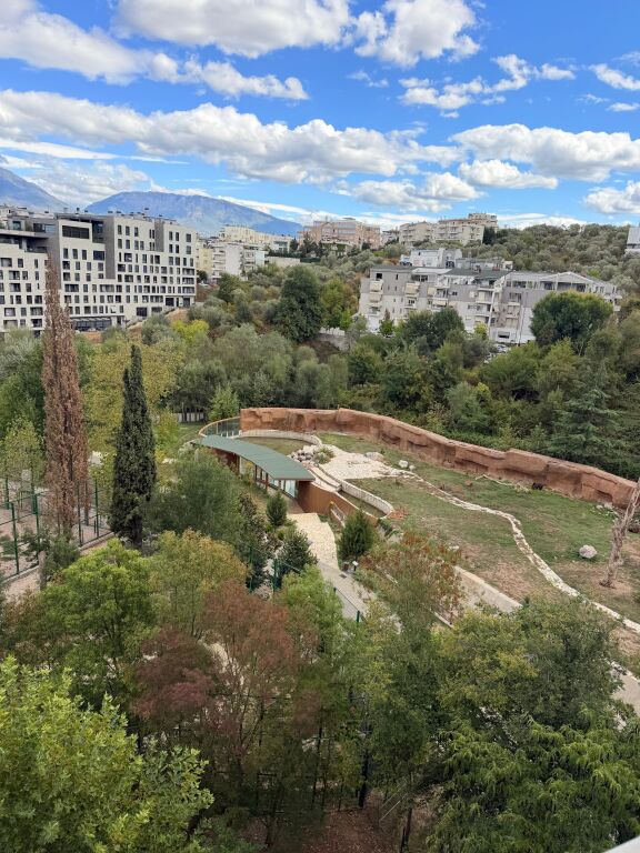 Shitet apartament 2+1+2 tek Kopshti Zoologjik