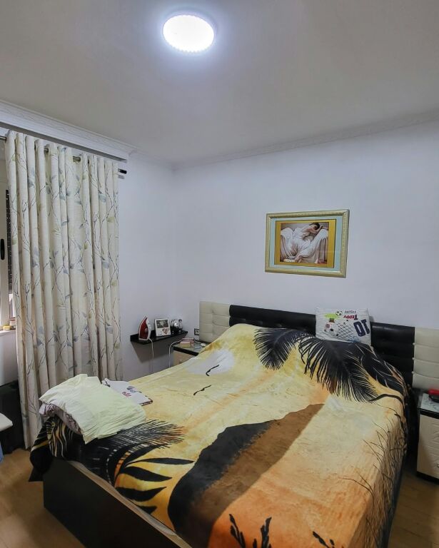🏡 **SHITET APARTAMENT 2+1 | PARKU I AUTOBUZEVE**