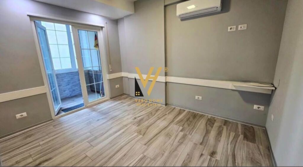 JEPET AMBIENT BIZNESI 110 M2 ME QIRA TE MATERNITETI I RI 90.000 LEKE