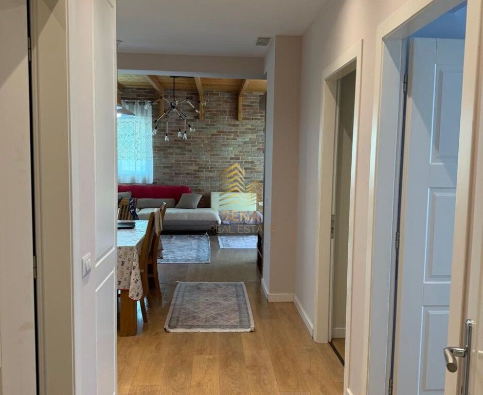 Rent, Apartment 3+1+2Baths+Veranda, Pazari i Ri, 1100 Euro/month