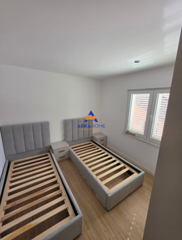 APARTMENT FOR RENT 2+1 "KAVAJES STREET, OPPOSITE DINE HOXHA MOSQUE" 750 EURO (NEGOTIABLE)
