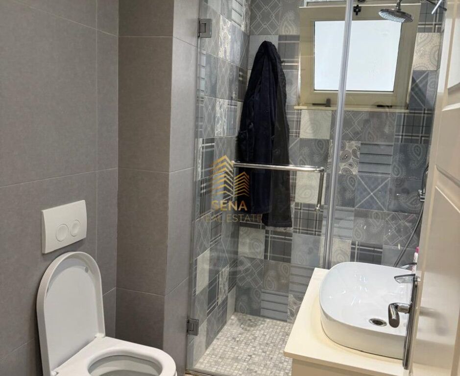 Rent, Apartment 3+1+2Baths+Veranda, Pazari i Ri, 1100 Euro/month