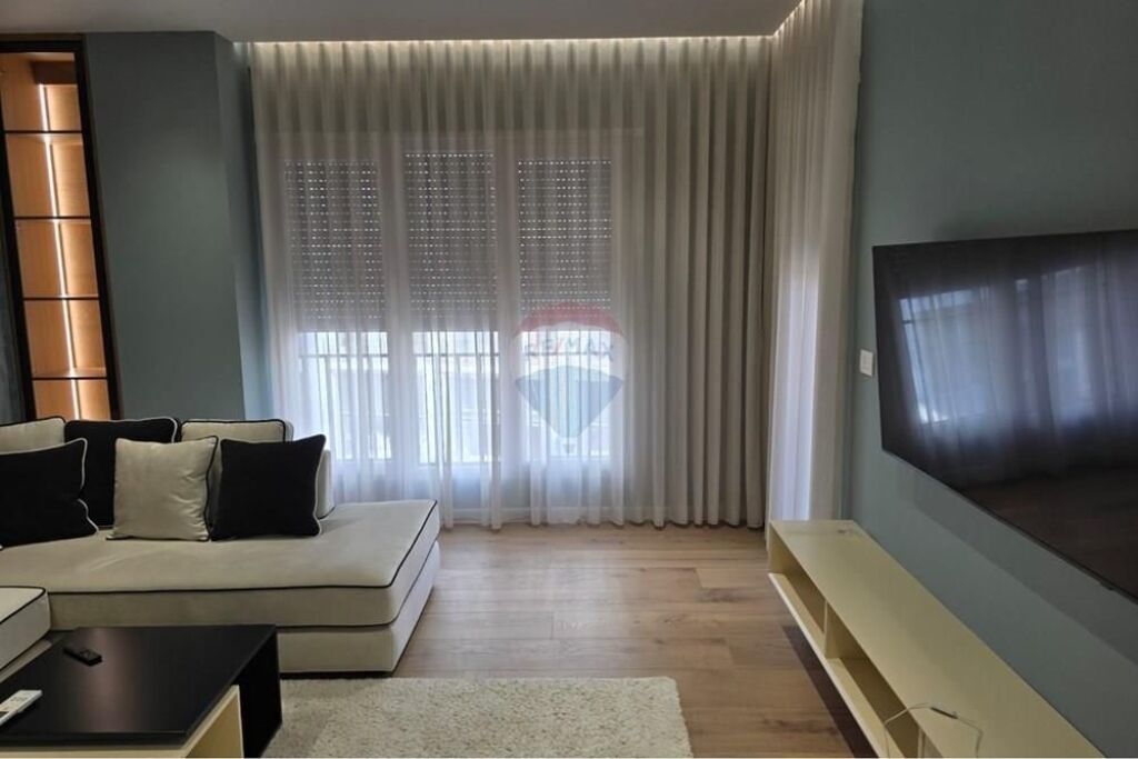 Apartament - Për Qira - Rruga Qemal Stafa