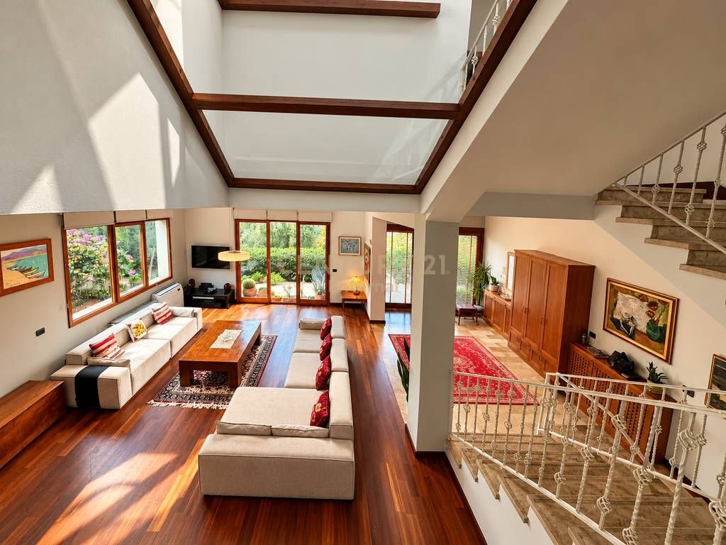 VILLA NEAR FARKË LAKE – LUXURY, SPACE AND PRIVACY!