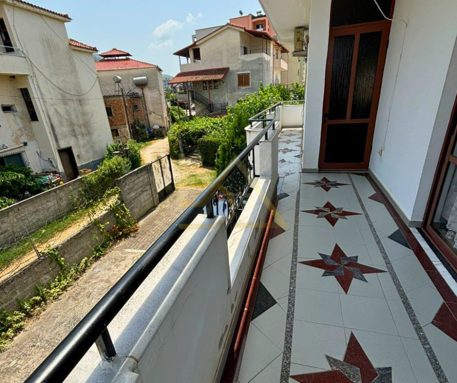 VILLA SU DUE PIANI IN VENDITA – BERAT