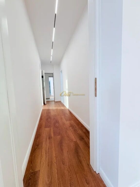 21 DHJETORI APARTAMENT PER SHITJE 1+1