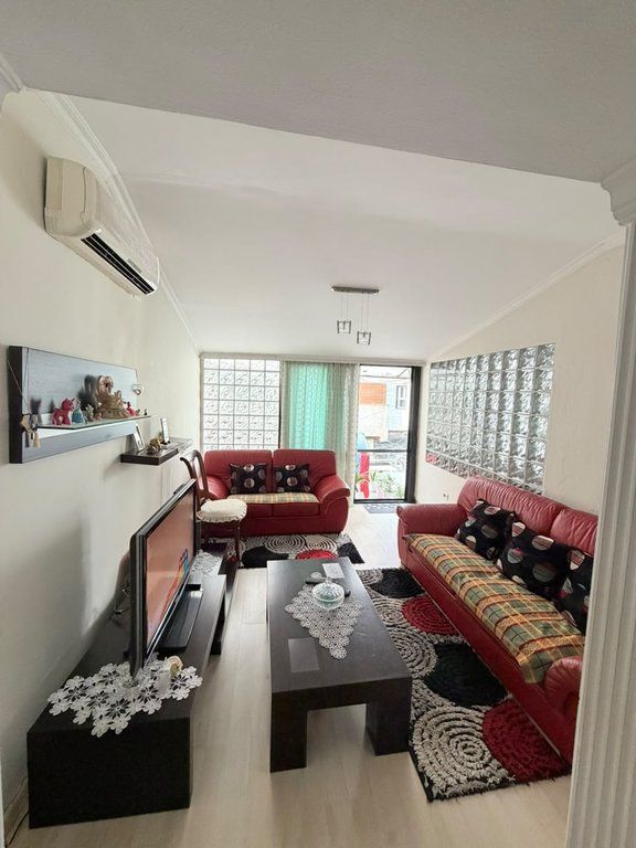 SHITET APARTAMENT 2+1 PRANË FUSHËS SË ALI DEMIT, TIRANË- SHITET ME KREDI