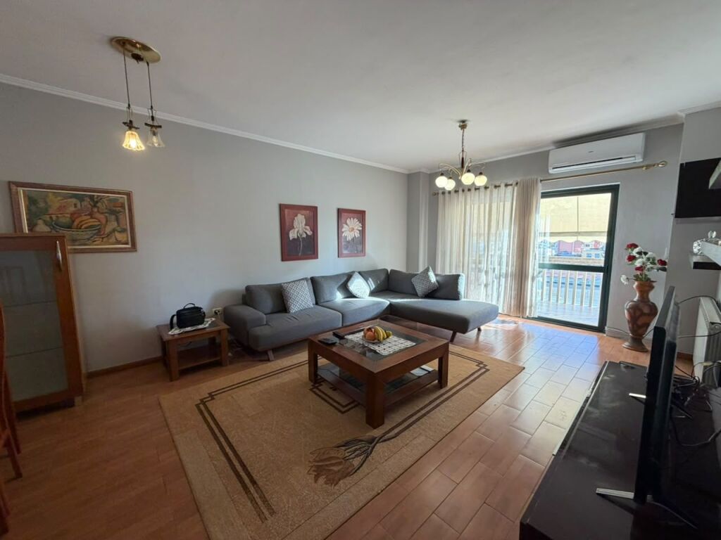 🏡 Jepet me qira apartament 2+1 pranë Liceut, Tiranë