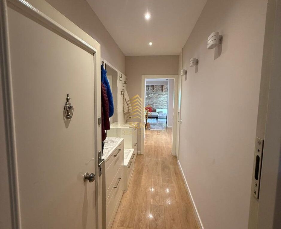 Rent, Apartment 3+1+2Baths+Veranda, Pazari i Ri, 1100 Euro/month