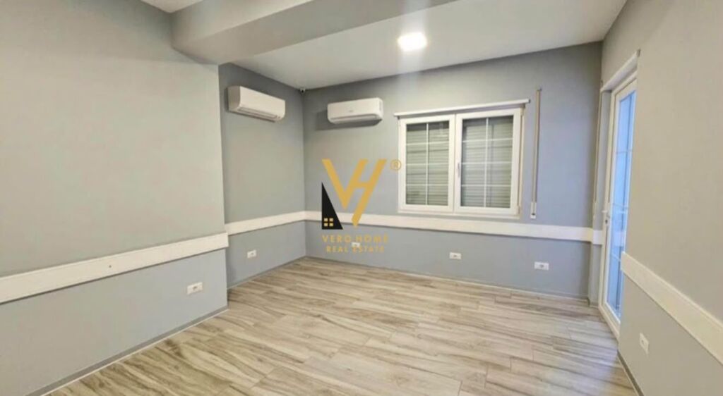 JEPET AMBIENT BIZNESI 110 M2 ME QIRA TE MATERNITETI I RI 90.000 LEKE