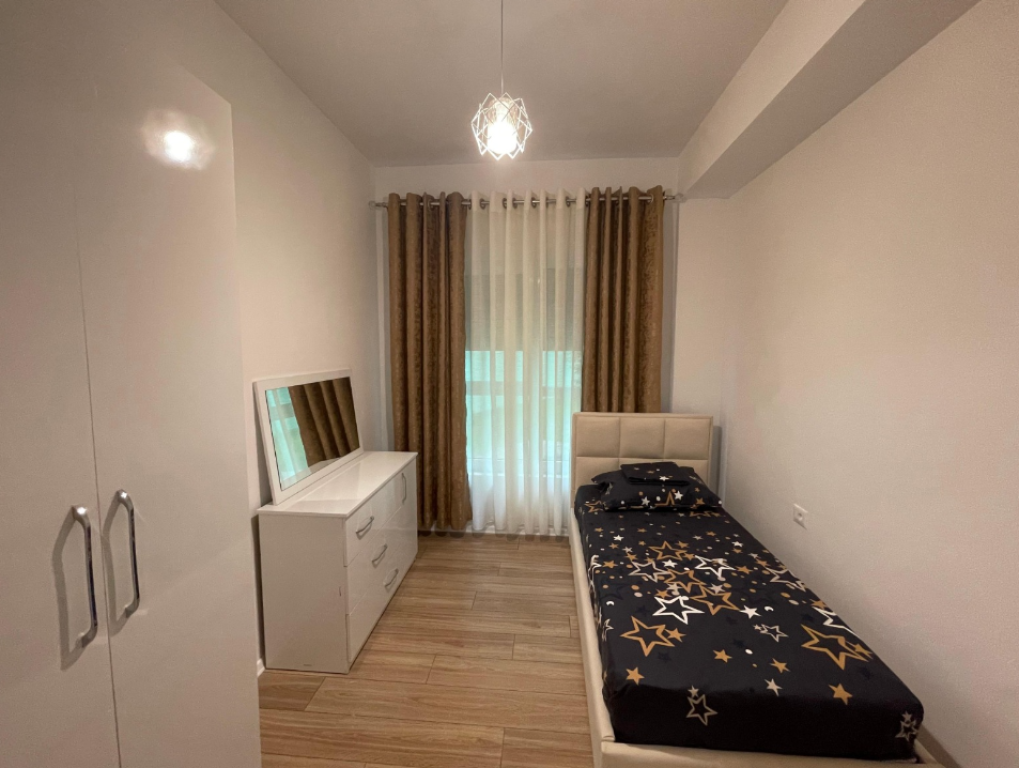 JEPET APARTAMENT ME QERA 2+1+BALLKON "MANGALEM, ALI DEM" 50.000 LEKE / 549 EURO
