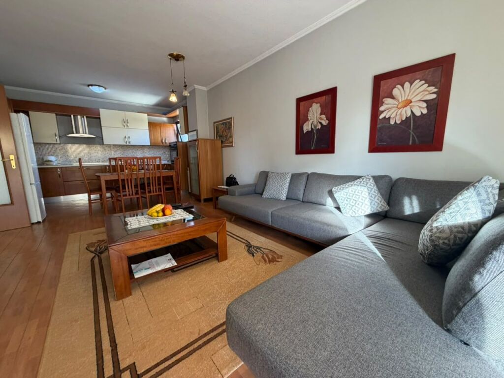 🏡 Jepet me qira apartament 2+1 pranë Liceut, Tiranë
