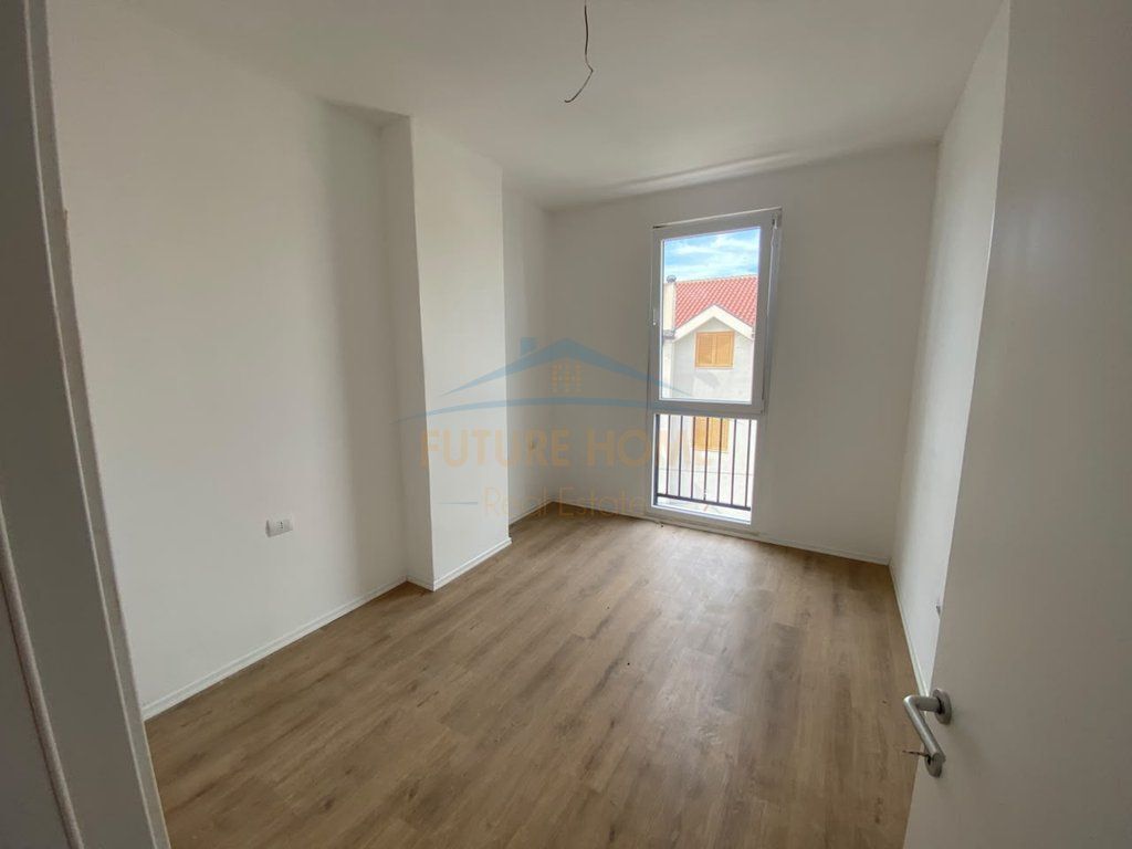 Shitet, Apartament 1+1 , Sauk, Tirane .