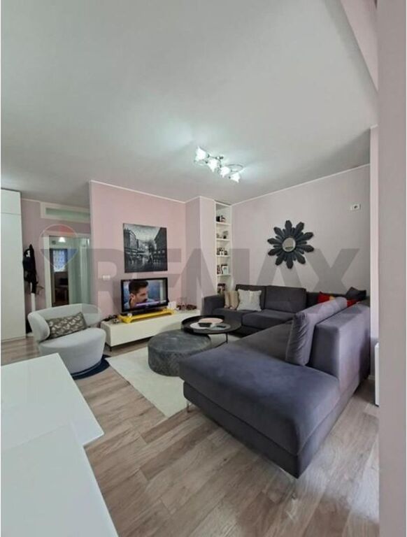 Apartment 2+1+2 for sale at Komuna e Parisit