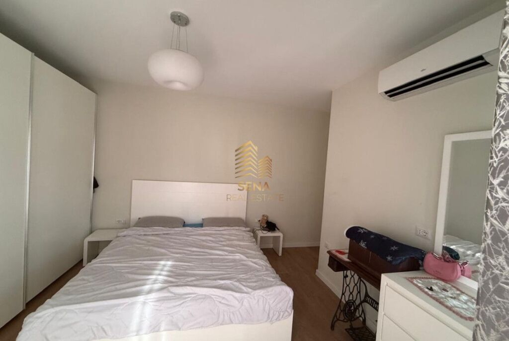 Rent, Apartment 3+1+2Baths+Veranda, Pazari i Ri, 1100 Euro/month