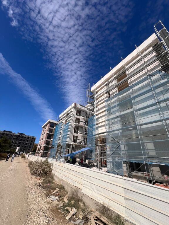 🏡 SHITET APARTAMENT 1+1 NË MALIN E ROBIT! 🌊