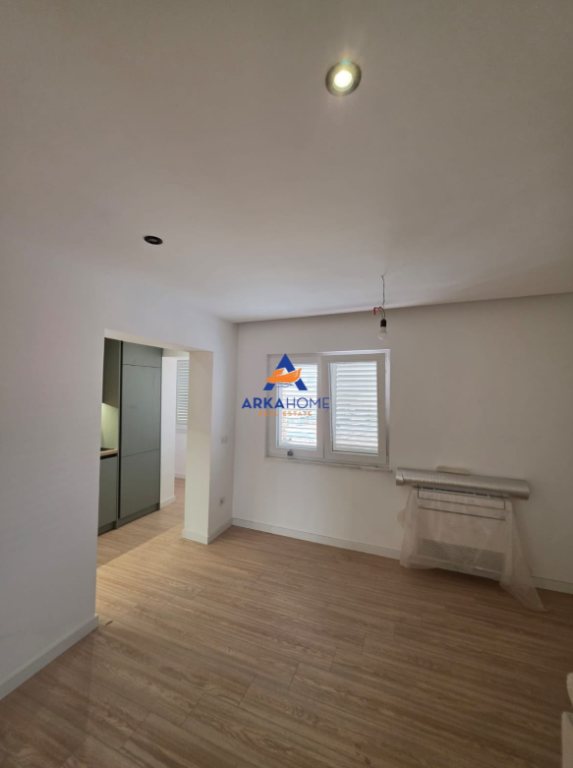 APARTMENT FOR RENT 2+1 "KAVAJES STREET, OPPOSITE DINE HOXHA MOSQUE" 750 EURO (NEGOTIABLE)
