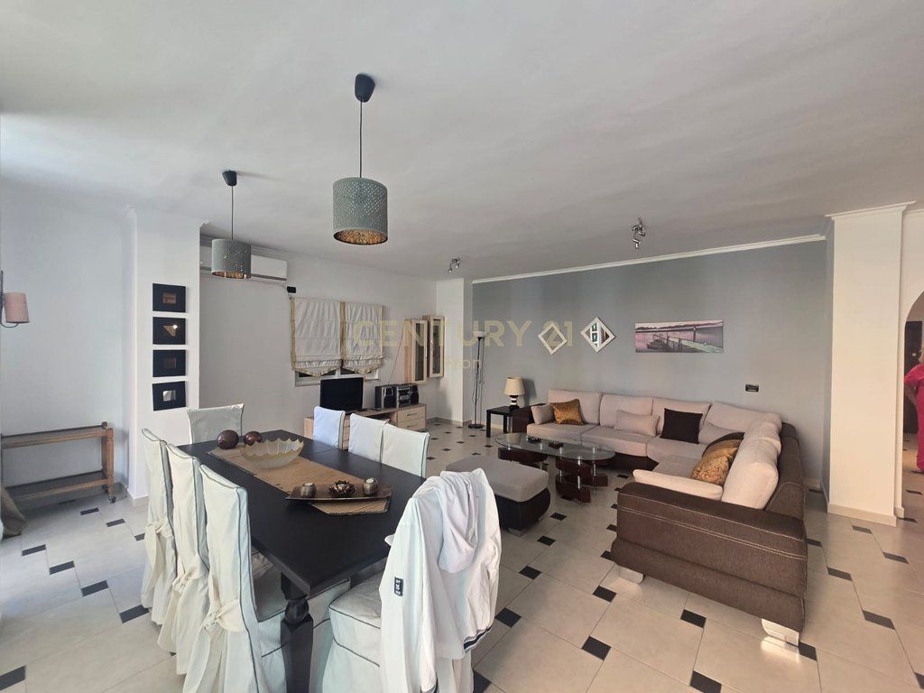 APARTAMENT NË SHITJE – MUNDËSI IDEALE PËR BANIM DHE BIZNES