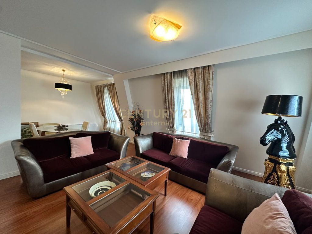 Jepet Apartament 2+1 Me Qira Tek Ish Garda 1,600 € /Muaj