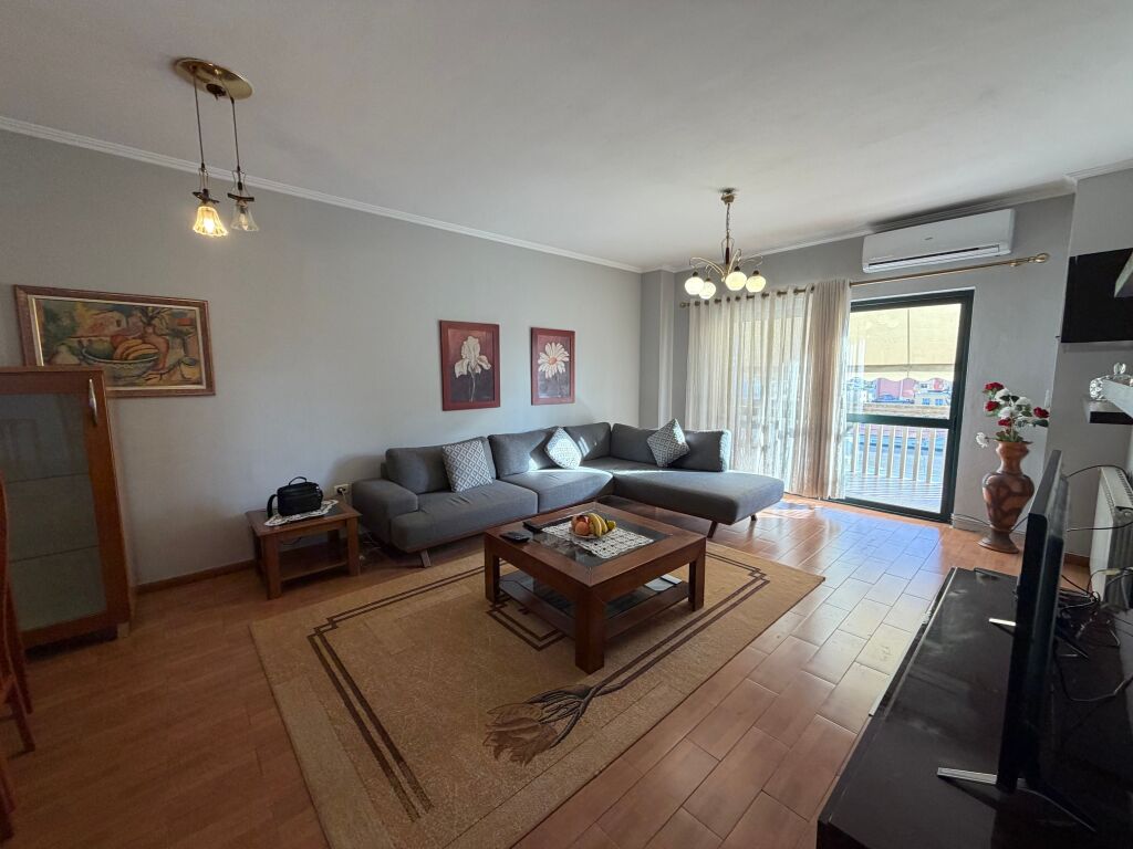 🏡 Jepet me qira apartament 2+1 pranë Liceut, Tiranë  80.000 leke