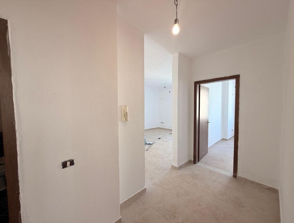 OKAZION. Shitet apartament 1+1 NE gOLEM, PRANE DETIT ZONE KOMPLEKSI