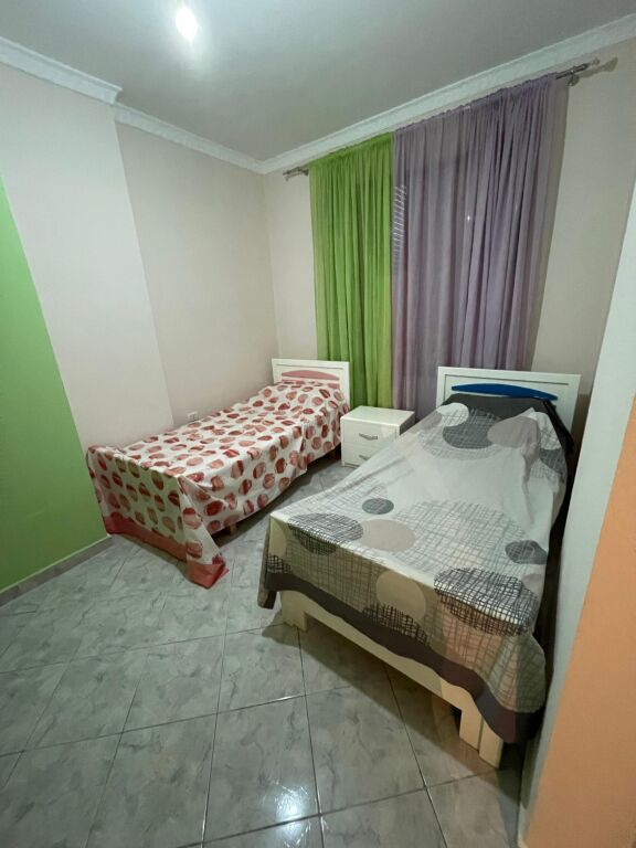 Qera | Apartament 2 + 1 | Kombinat | 450 €/muaj
