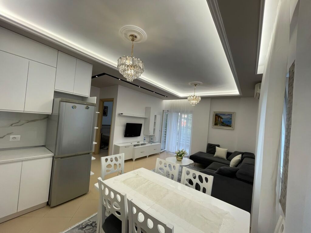 🏡 Jepet me qira apartament 1+1