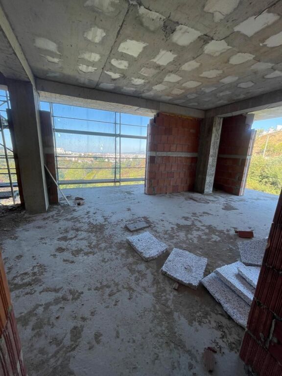 Shitet Apartament 2+1
