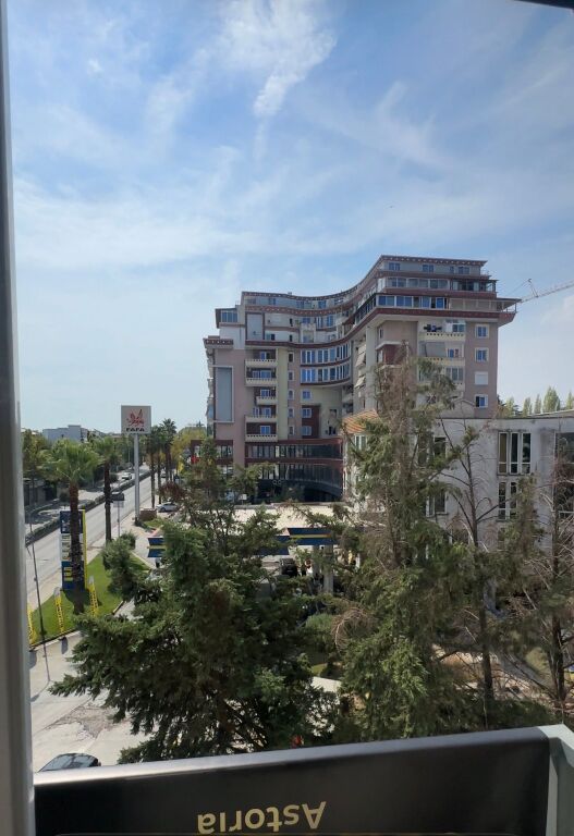 Okazion! Apartament 2+1 ne Institut