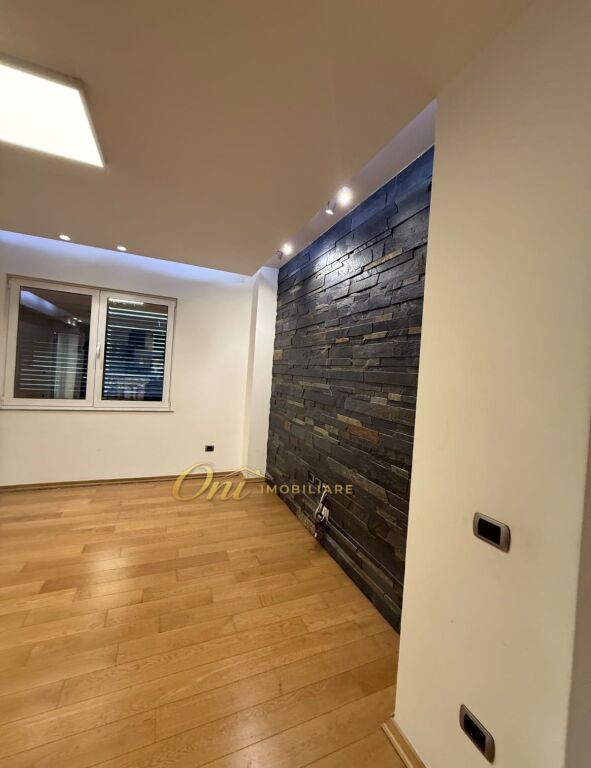 BLOCK OFFICE SPACE FOR RENT