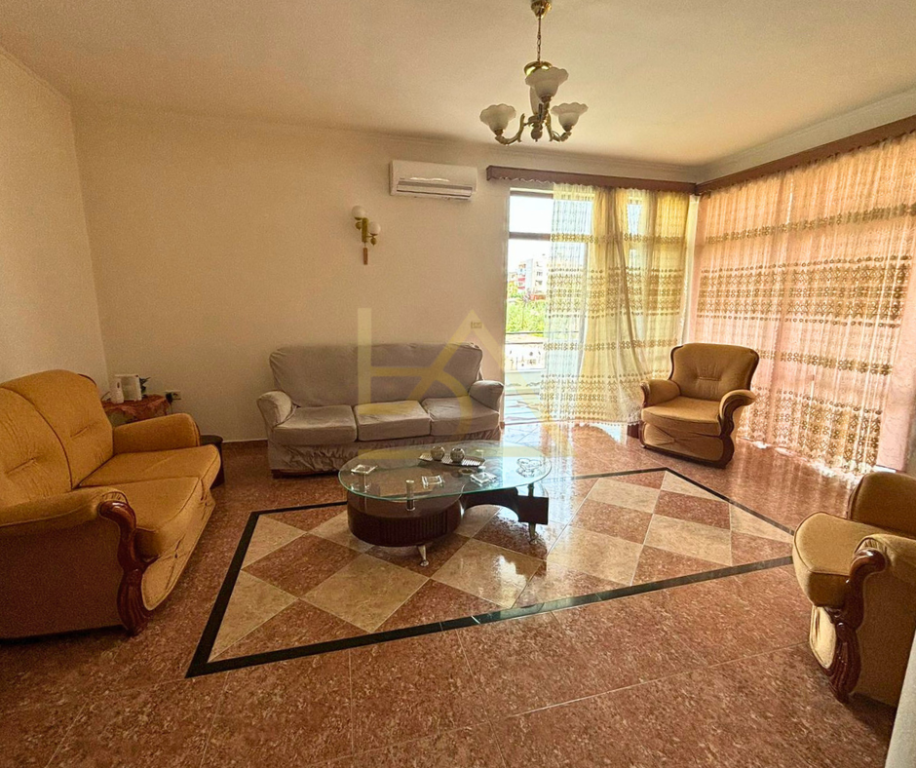 VILLA SU DUE PIANI IN VENDITA – BERAT