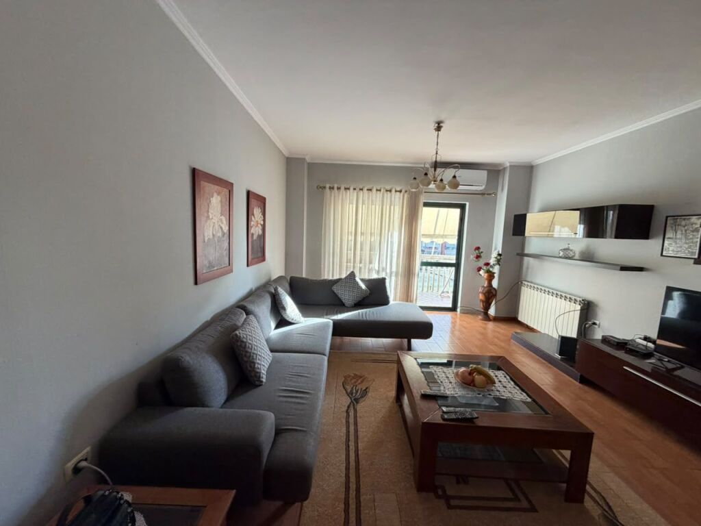 🏡 Jepet me qira apartament 2+1 pranë Liceut, Tiranë