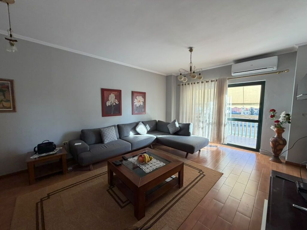 🏡 Jepet me qira apartament 2+1 pranë Liceut, Tiranë