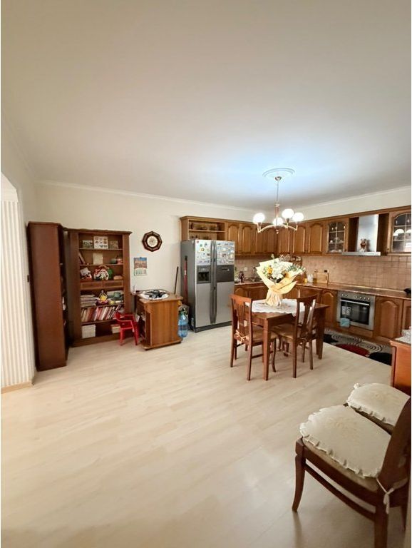Apartament 2+1 per shitje te Ali Demi