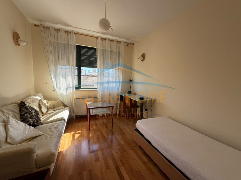 Qera, Apartament 2+1, Blloku, Tiranë