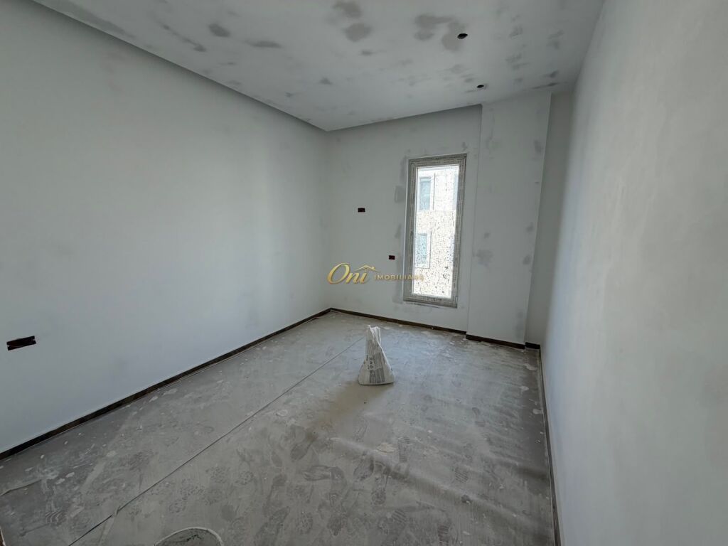 PRANE TEG SHITET APARTAMENT 2+1