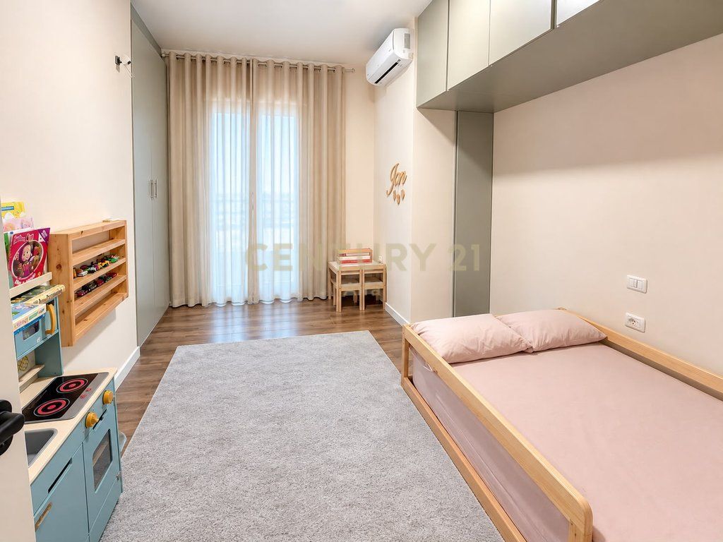 Shitet Apartament 2+1+2 në Astir, pranë 2 Palmave!